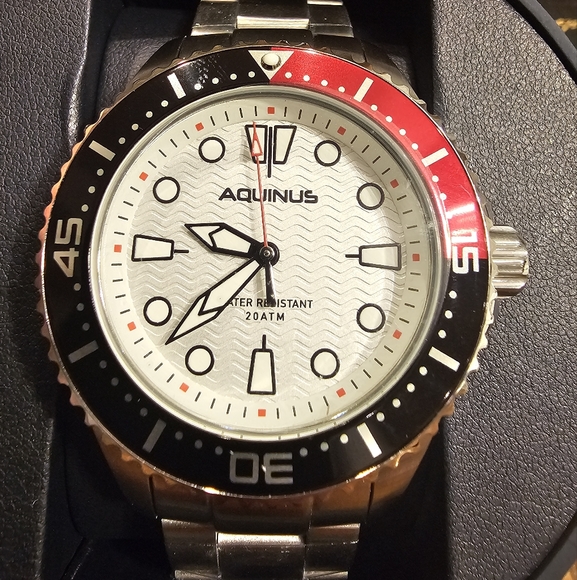 Aquinas Accessories Aquinus Diver Watch With Red And Black